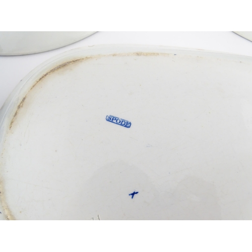 154 - A quantity of Spode blue and white dinner wares in the Rome / Tiber pattern to include plates / dish... 