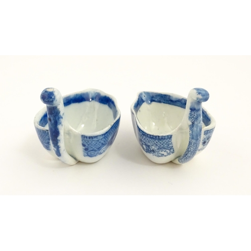 73 - Two 19thC blue and white pickle dishes. Approx. 2 3/4