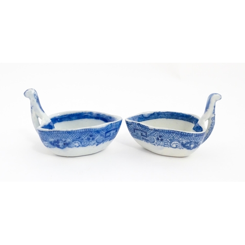 73 - Two 19thC blue and white pickle dishes. Approx. 2 3/4