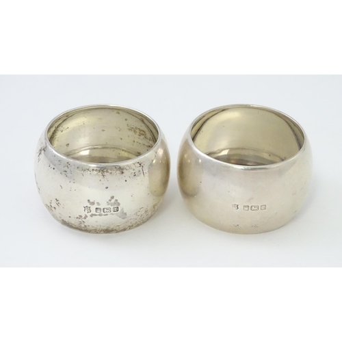 262 - Two silver napkin rings hallmarked Sheffield 1909, maker Thomas Bradbury & Sons Ltd. (2)