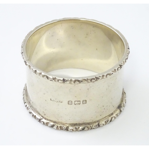 291 - Five assorted Victorian and later silver napkin rings (5)