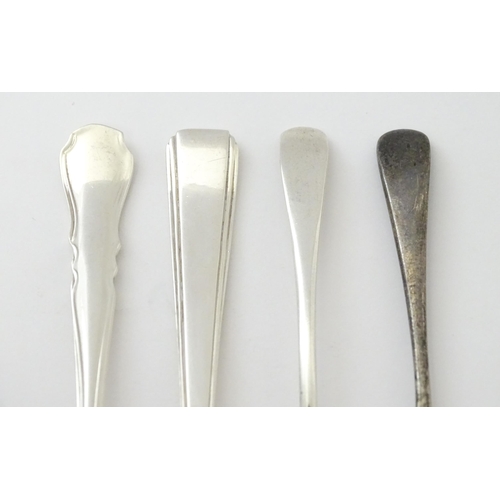 308 - Assorted silver items compromising 2 cake forks hallmarked Sheffield 1959 and 1935 maker Harrison Br... 