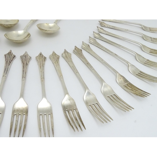 442 - A quantity of Victorian silver Albany pattern cutlery / flatware comprising tablespoons, dessert spo... 