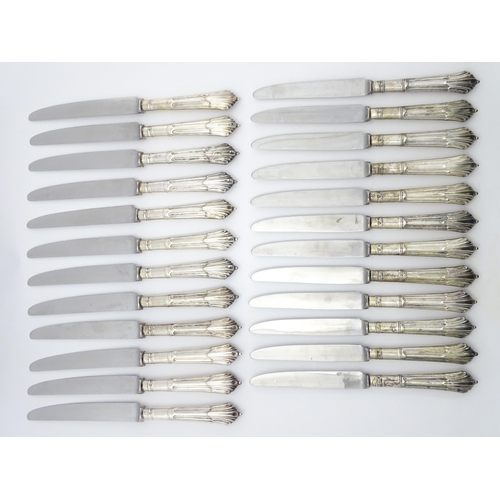 445 - A quantity of silver handled Albany pattern knives, hallmarked London 1961, maker C J Vander Ltd. 12... 