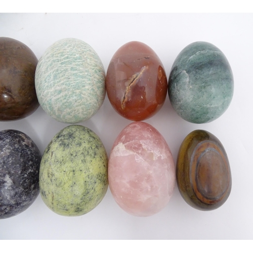 1084 - Natural History / Geology Interest: A quantity of polished hardstone specimen spheres, examples to i... 