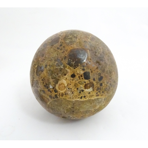 1089 - Natural History / Geology Interest: A large polished hardstone specimen sphere. Approx. 6