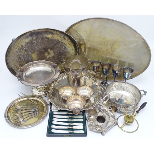 529 - A quantity of assorted silver plated wares to include trays, salver, tazza, goblets, egg cruet, ice ... 