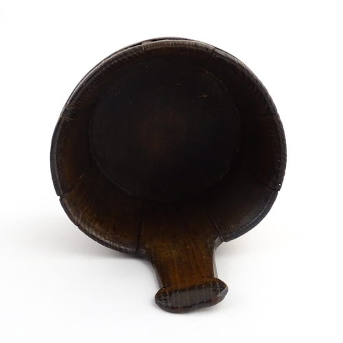 1179 - Treen : A 19thC Irish oak piggin. Approx. 5 1/2