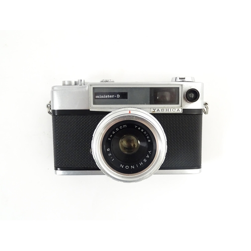 1224 - A quantity of cameras and equipment to include a Wirgin Edixa Vero 35mm Camera, a Petri TTL 35mm cam... 