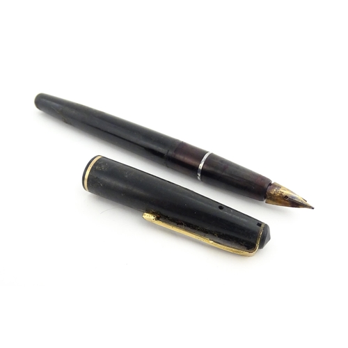 1274 - A quantity of mid 20thC fountain pens, comprising a Sheaffer Statesman Snorkel (Australia), a Sheaff... 