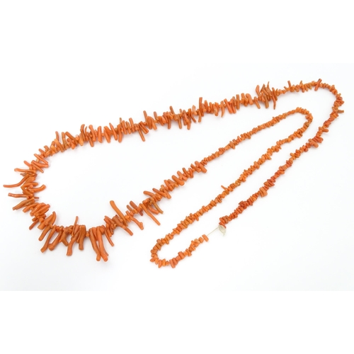 717 - A vintage coral necklace with branch formed beads. Approx. 36