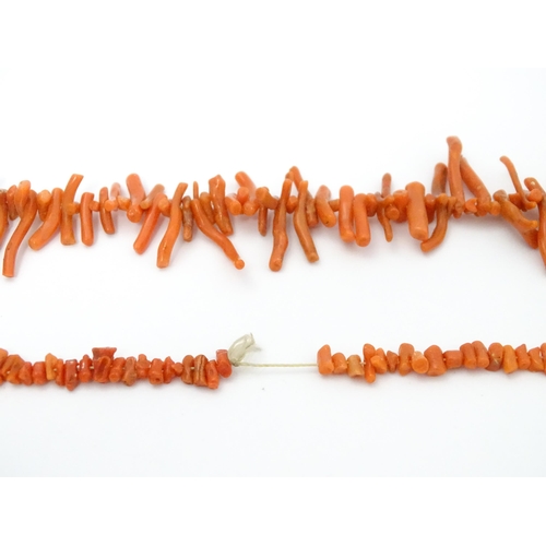 717 - A vintage coral necklace with branch formed beads. Approx. 36