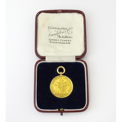 726 - Football Interest : A cased 9ct gold medal / fob for The Football Association Amateur Cup Runner's U... 