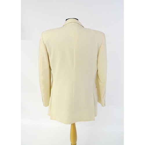 1392 - Vintage fashion / clothing: A white double breasted dinner jacket by Austin Reed. Chest approx. 38