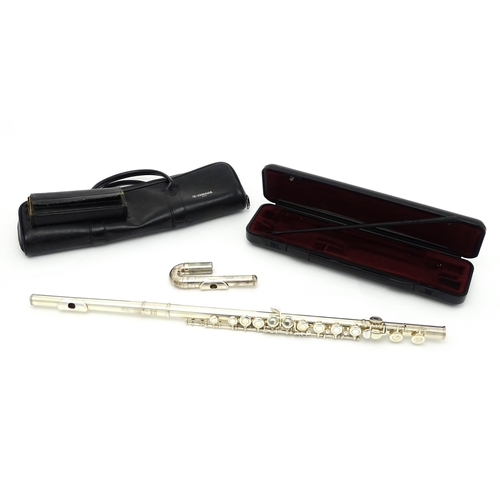 1365 - Musical Instrument : a Yamaha model 211SII flute , serial number 528126, with additional youth headj... 