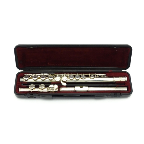 1365 - Musical Instrument : a Yamaha model 211SII flute , serial number 528126, with additional youth headj... 