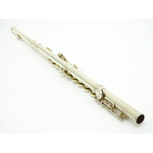 1365 - Musical Instrument : a Yamaha model 211SII flute , serial number 528126, with additional youth headj... 