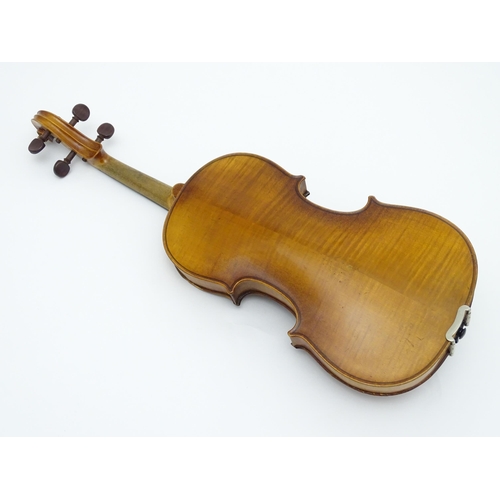 1372 - Musical Instrument: A late 19thC violin bearing label for W. E. Hill & Sons, Wardour Street London, ... 