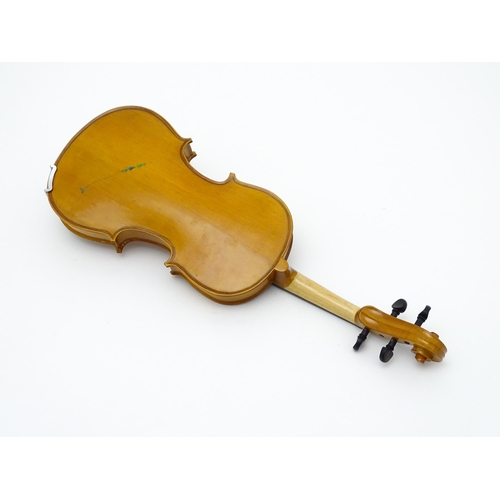 1378 - Musical Instrument: a late 20thC student 3/4 scale violin, bearing interior label 'The Buckingham Vi... 