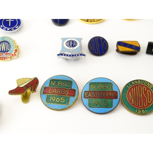 771 - Trade Union Interest: a quantity of assorted badges, pins, etc. to include National Union of Musical... 