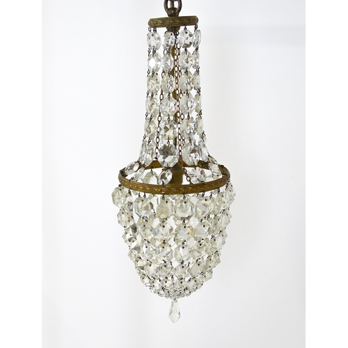 1523 - A 20thC bag light shade with lustre drops. Approx. 17