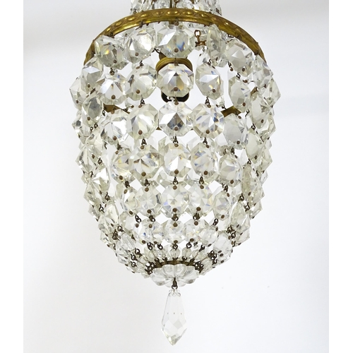 1523 - A 20thC bag light shade with lustre drops. Approx. 17