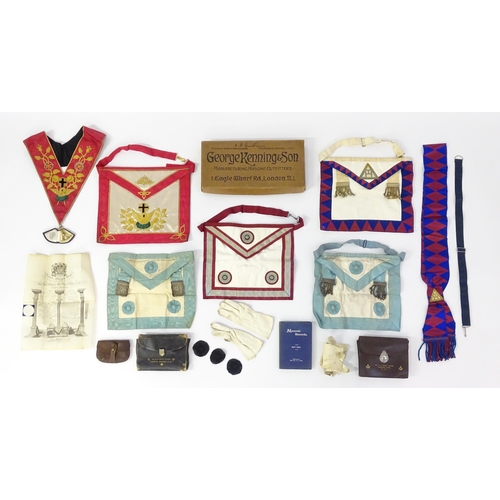 1265 - Masonic / Freemasonry Interest: A quantity of early to mid 20thC Freemasonry / Masonic regalia, comp... 