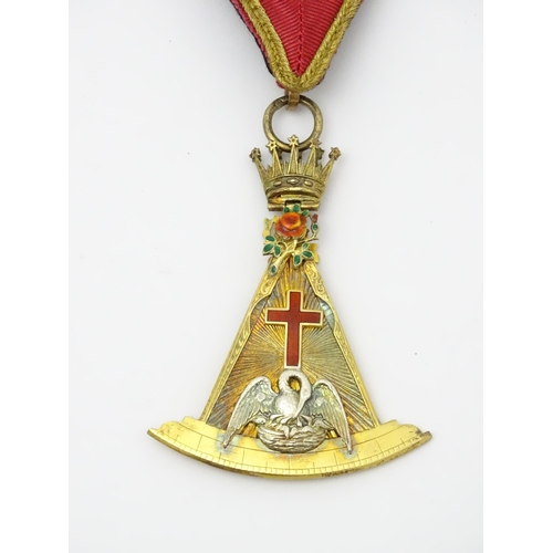 1265 - Masonic / Freemasonry Interest: A quantity of early to mid 20thC Freemasonry / Masonic regalia, comp... 