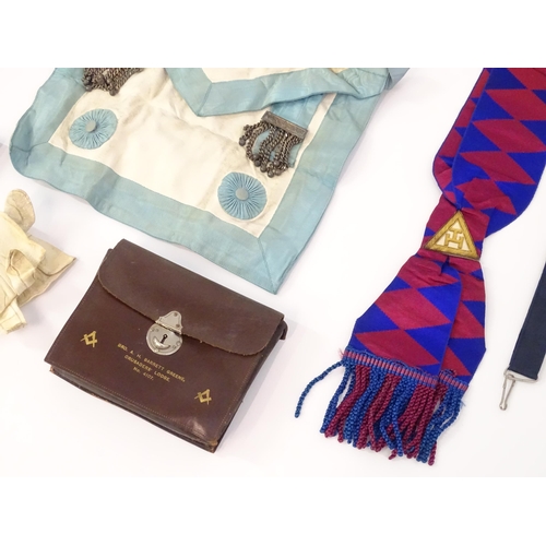 1265 - Masonic / Freemasonry Interest: A quantity of early to mid 20thC Freemasonry / Masonic regalia, comp... 