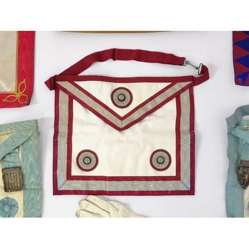 1265 - Masonic / Freemasonry Interest: A quantity of early to mid 20thC Freemasonry / Masonic regalia, comp... 