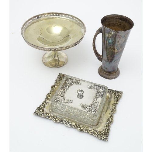 518 - A quantity of silver plate items to include cake basket, bottle coasters, asparagus dishes, butter d... 