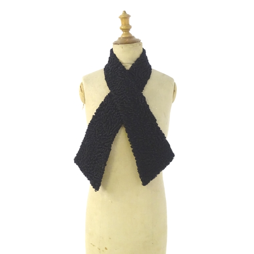 307 - Vintage fashion / clothing: A beaver lamb / mouton fur style coat, button fastening to the front, bu... 