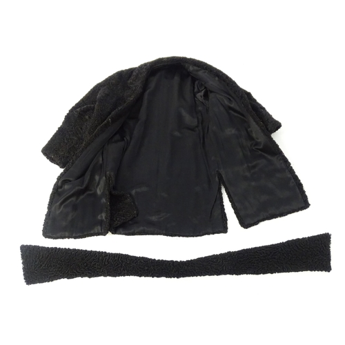 307 - Vintage fashion / clothing: A beaver lamb / mouton fur style coat, button fastening to the front, bu... 