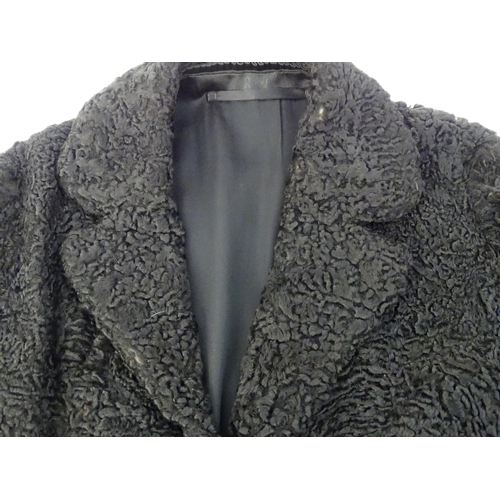 307 - Vintage fashion / clothing: A beaver lamb / mouton fur style coat, button fastening to the front, bu... 