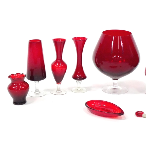 343 - A quantity of assorted red glassware to include vases, glasses etc. The tallest approx 10
