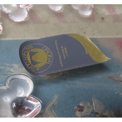 358 - A quantity of assorted glassware to include a set of six Chesterfield glasses with coloured decorati... 