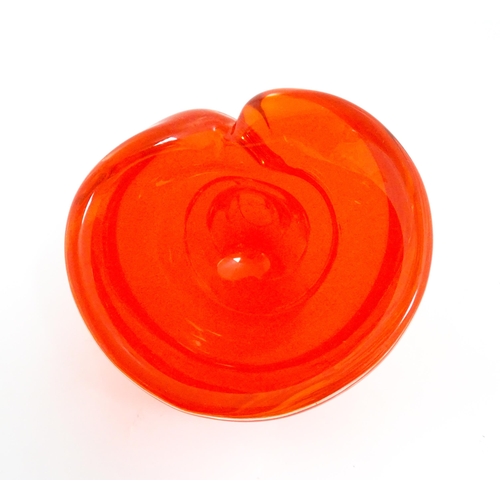 618 - A quantity of assorted art glass paperweights and vases, to include bud vases and a Murano style gla... 