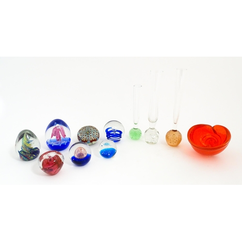 618 - A quantity of assorted art glass paperweights and vases, to include bud vases and a Murano style gla... 