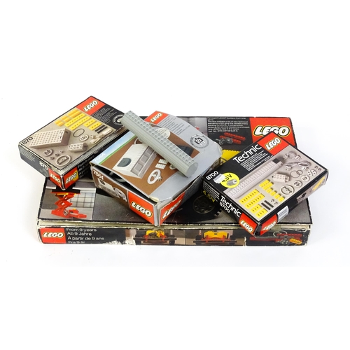 631 - Toys: A quantity of Lego to include Technical Set 853, Technic 8700, 7864 and 870. Boxed. Largest bo... 
