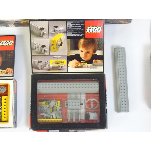 631 - Toys: A quantity of Lego to include Technical Set 853, Technic 8700, 7864 and 870. Boxed. Largest bo... 