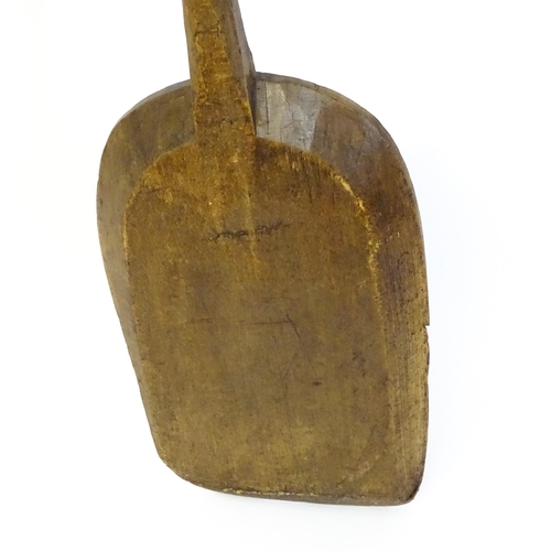 739 - A vintage wooden bakers peel / bread paddle. Approx. 50 1/2