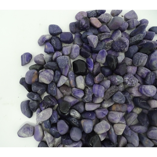 814 - Natural History / Geology Interest: A quantity of hardstone amethyst specimens. Largest approx. 2