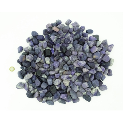 814 - Natural History / Geology Interest: A quantity of hardstone amethyst specimens. Largest approx. 2