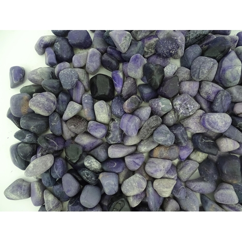 814 - Natural History / Geology Interest: A quantity of hardstone amethyst specimens. Largest approx. 2