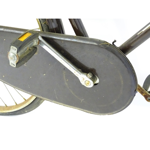 891 - Cycling interest : a mid 20thC Dutch bicycle / bike , marked 'HVB Origineel Merkrywiel' , the frame ... 