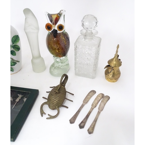 25 - A quantity of assorted miscellaneous items to include a Franklin Mint vase, Franklin Mint game bird ... 