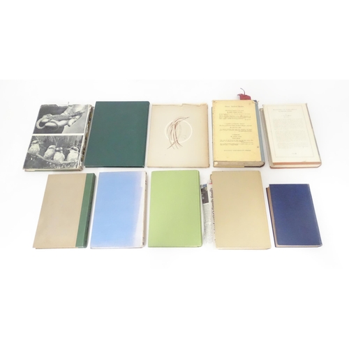 788 - Books: A quantity of assorted books on the subject of Australia to include The Hentys Am Australian ... 