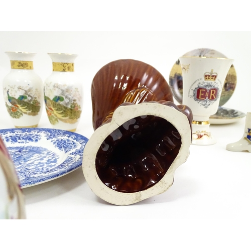 790 - A quantity of assorted ceramics to include a Royal Doulton cream jug, Wedgwood collectors plates, Co... 