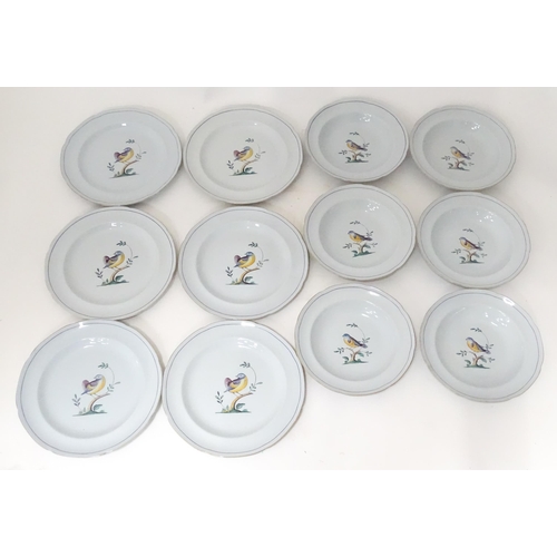 804 - A quantity of Copeland dinner wares in the Queen's Bird pattern to include plates and dishes. Plates... 