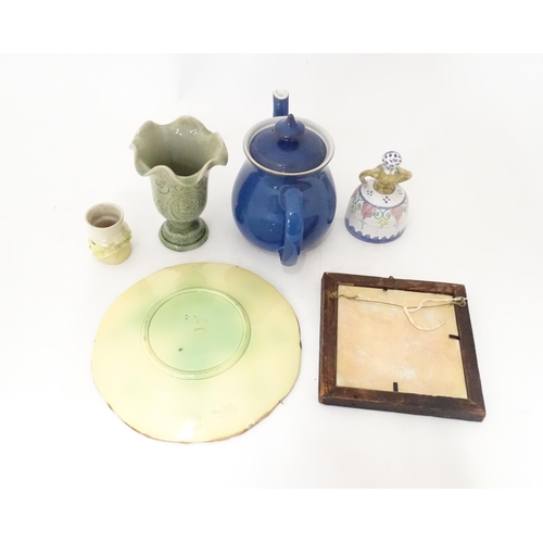 843 - A quantity of assorted ceramics to include a Denby teapot, a majolica plate with leaf detail, a pede... 